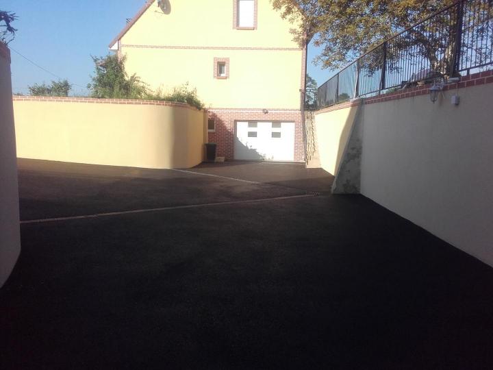 Revêtement en enrobé à L'Aigle